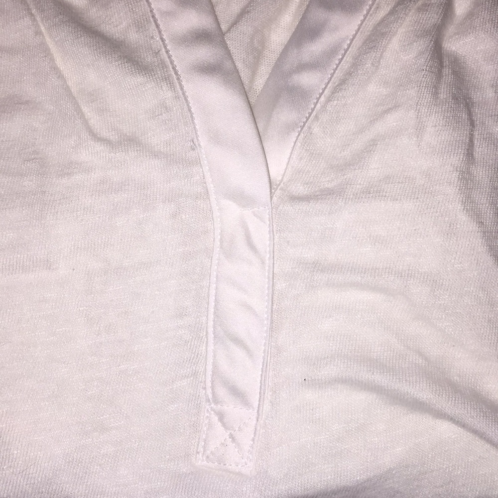 2 Gap Tops - Picture 7 of 9